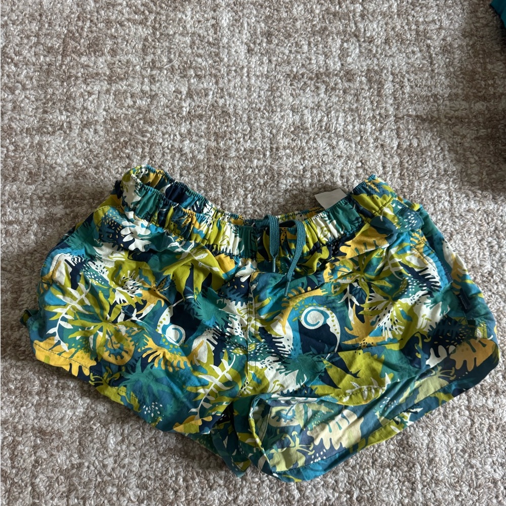 Patagonia Green and Yellow Athletic Shorts Lightweight Elastic Waist